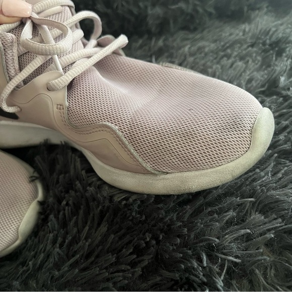 Nike Blush Pink Mauve Lavender Running shoes - Picture 2 of 6